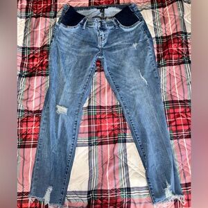 Cut off maternity jeans